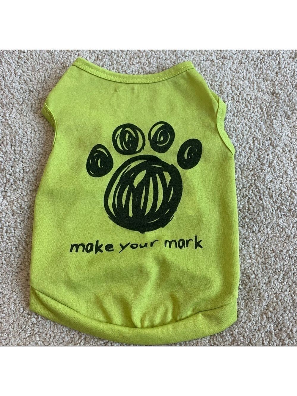 🛍3/$20
𝅺MAKE your mark lime green paw print dog top Sz M